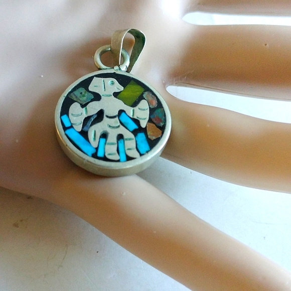 ZUNI TRIBAL SILVER KACHINA EAGLE DANCER PENDANT INLAID TURQUOISE GREEN ONYX - Picture 3 of 5
